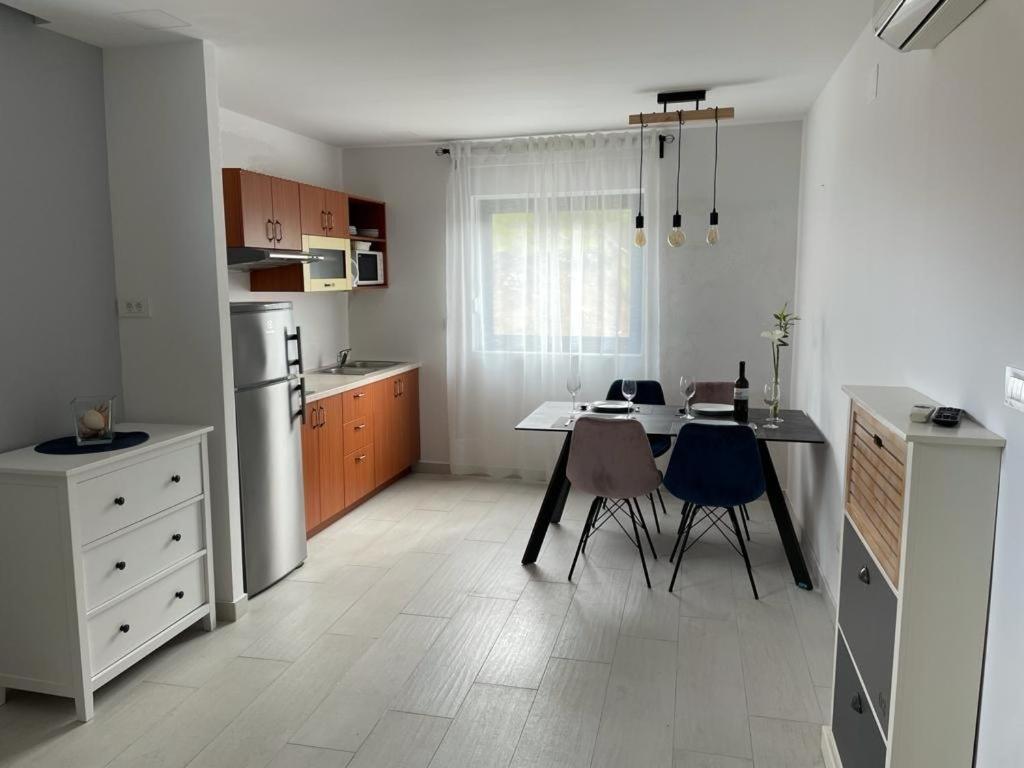Apartments Villa Joy 포드고라 객실 사진